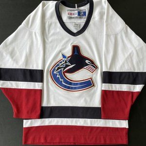Vintage 1990’s Vancouver Canucks Jersey CCM White Orca Whale Logo Luongo